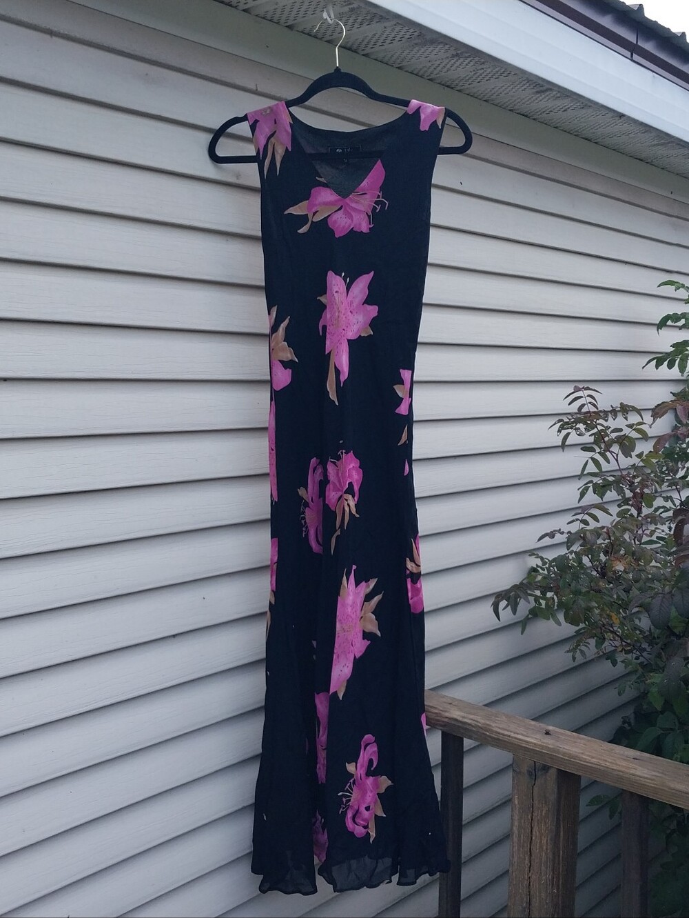 Lily Black Maxi Dress with Pink Floral Print Ladies Size Small